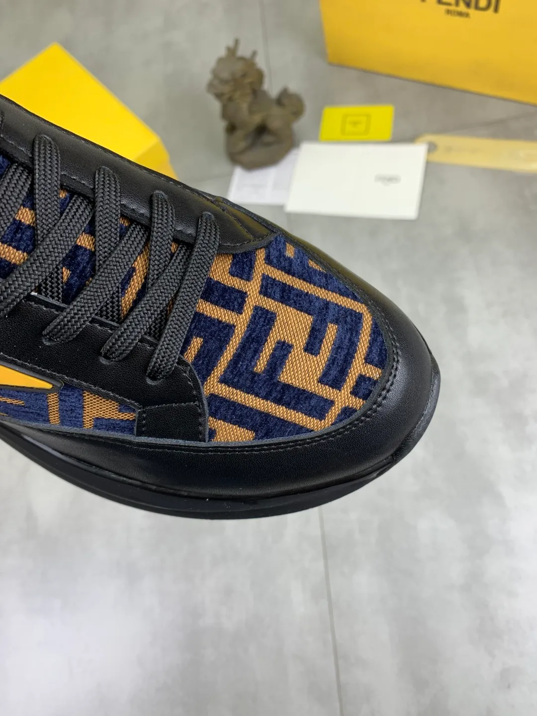 ​Men's shoes 💰P460 💰[New] Little Monster 🆘 New FENDI (Fendi) counter new 🕶️🕶️Simple routing effect, showing an elegant and cool driving shoe 🎬Using imported calfskin + first-layer pigskin lining🐂Excellent material🎬Detailed workmanship 🤗Comfortable foot feel➰➰. ​Pair it with any outfit to show your taste and temperament, low-key luxury ♻️Design ​simple and elegant ​noble and fashionable 🍃​Very loved and favored by trendy men 💓❤️Size: 38-44 (45 46 customized) 3⃣️ colors available
